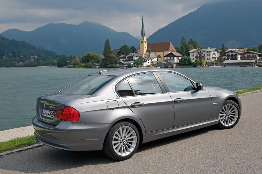  BMW 330d 2009 года  (фото 10 из 12)